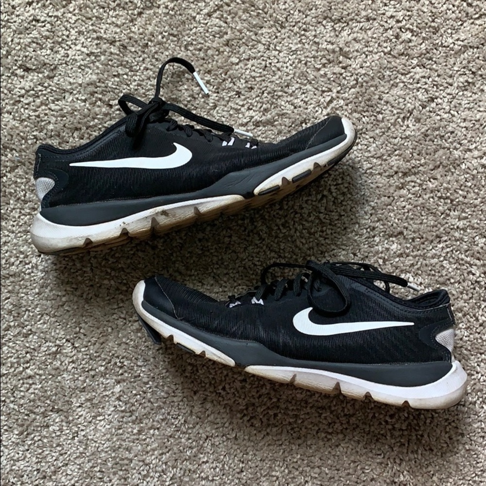 🎈 DONATED 🎈 nike sneakers